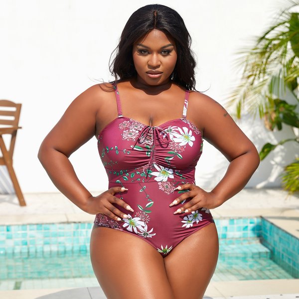 New one-piece swimsuit with printed pleated strapless suspender, plus size swimsuit for women