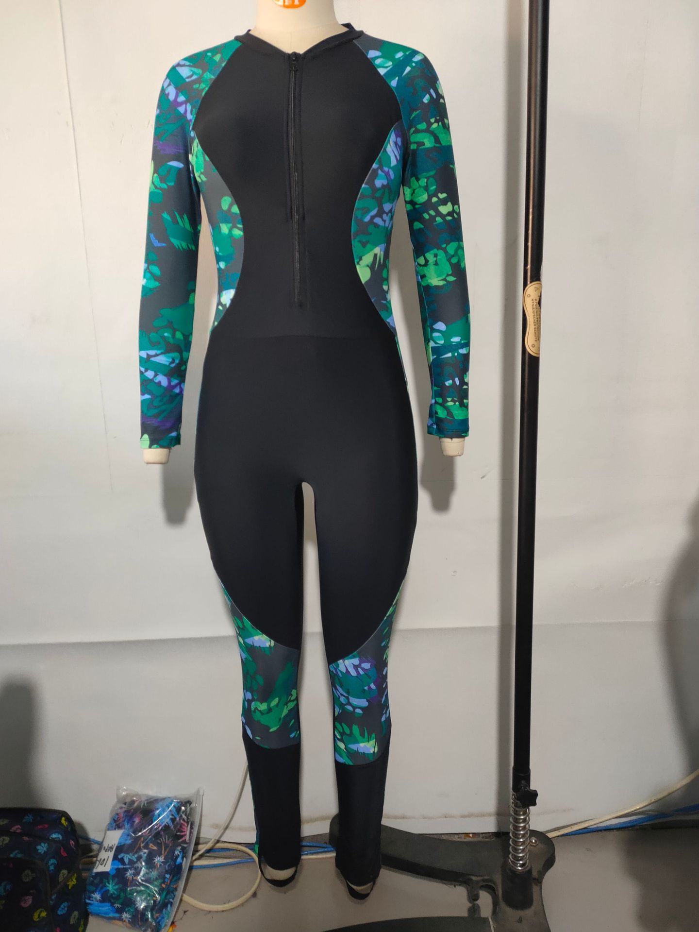 (image for) Women's Long Sleeve Full Body One Piece Rash Guard Swimsuit Floral Print Color Block High Stretch Conservative Surfing Diving UV Protection Swimwear