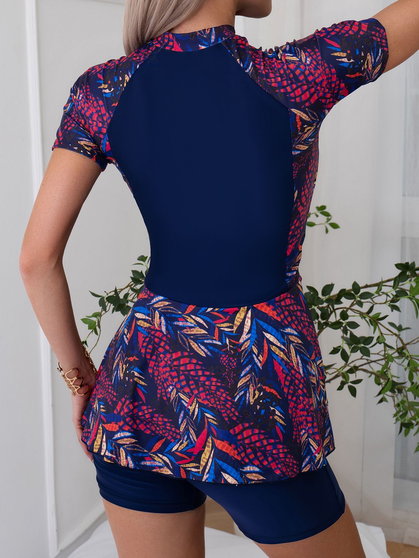 (image for) Women's Two Piece Short Sleeve Rash Guard Skirted Swimsuit, Conservative Surfing Suit