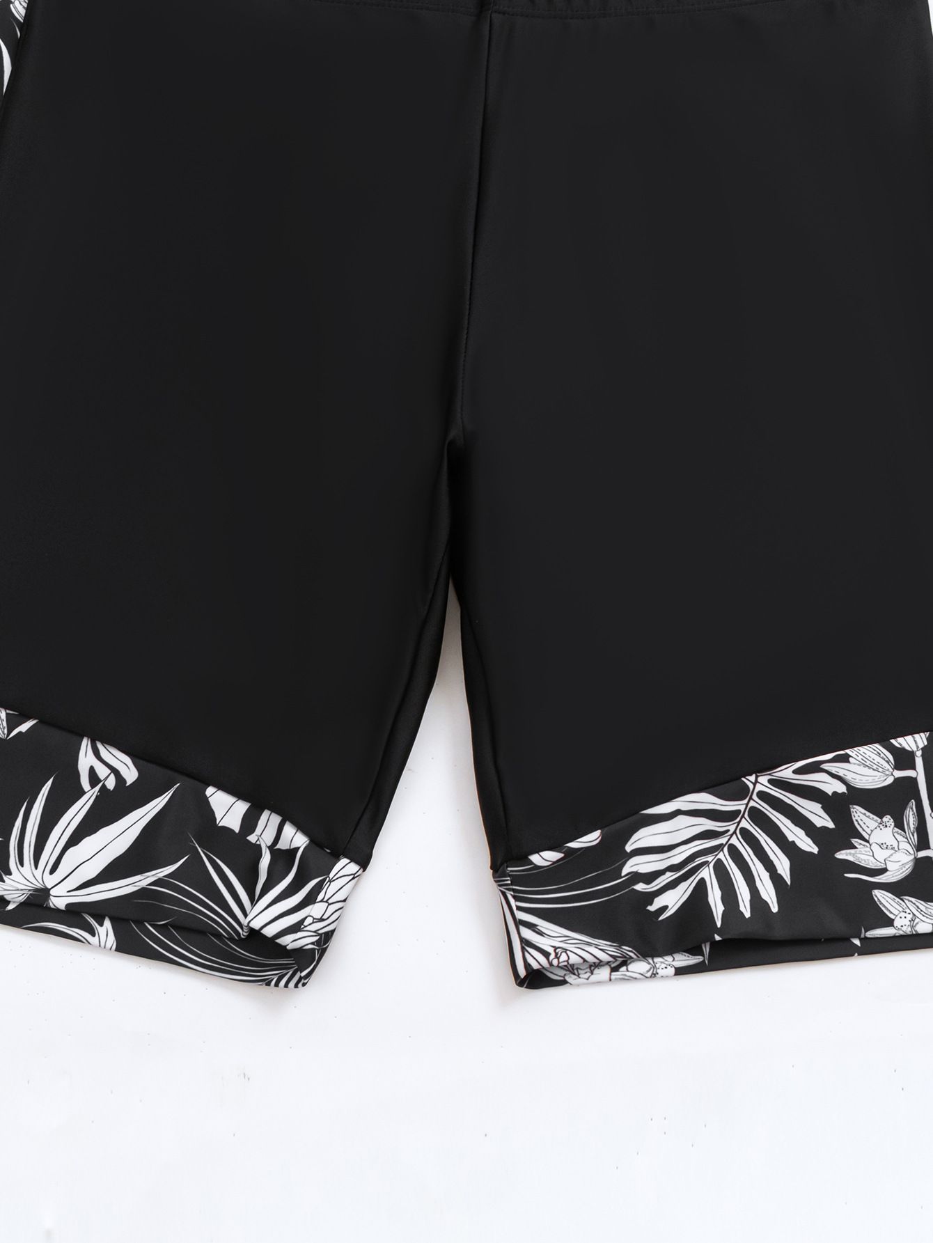 (image for) Women's Short Sleeve Printed Split Swimsuit Set, Conservative Surfing Rash Guard