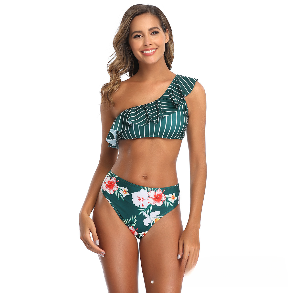 New women's split swimsuit with ruffled edges and sexy triangle swimsuit