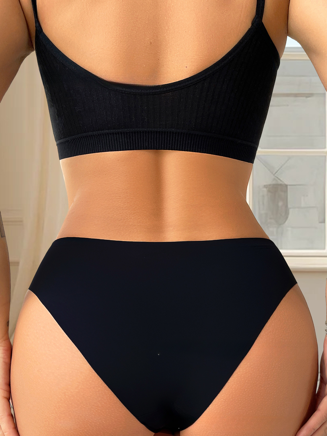 New sexy slim strap low waist threaded triangle pants for women, comfortable and breathable half hip underwear