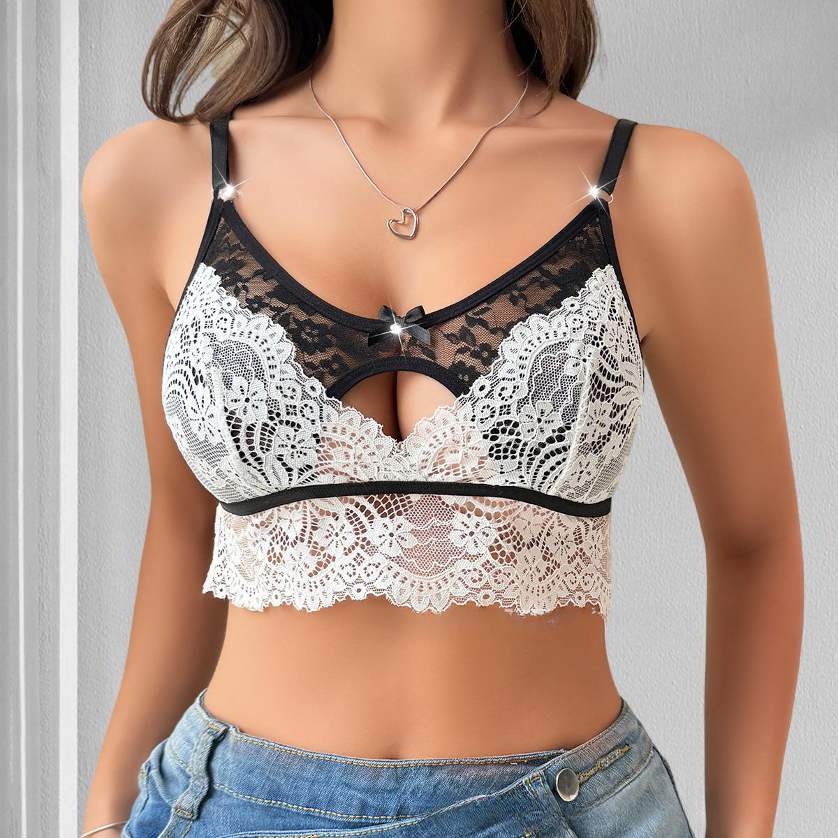 New sexy ultra-thin bra with lace trim, gathering and back-beautifying underwear
