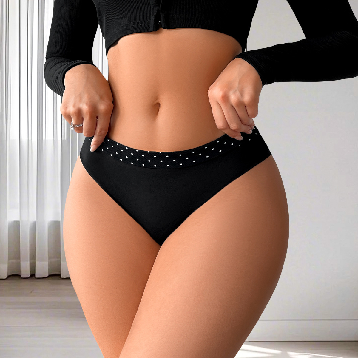 Black Low-Rise Briefs with Polka Dot Waist: Lifting & Breathable Teen Underwear